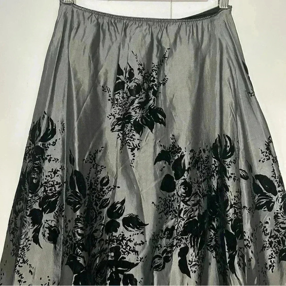 MSK Women's Holiday Party Silver Black Floral Velour A-Line Skirt Size Medium - Picture 2 of 15